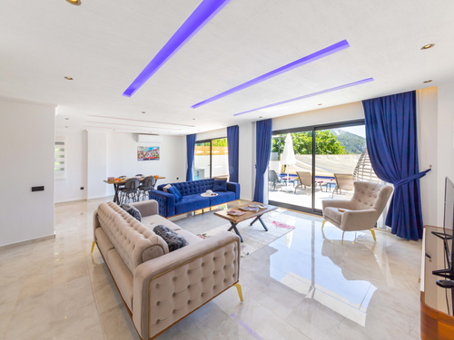  gece  -  Kasım
  | İslamlar Köyü’nde Jakuzili ve Korunaklı Havuzlu Kiralık Villa