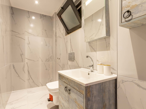 gece - Kasım
| İslamlar Köyü’nde Jakuzili ve Korunaklı Havuzlu Kiralık Villa