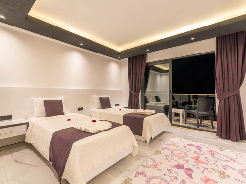  gece  -  Kasım
  | İslamlar Köyü’nde Jakuzili ve Korunaklı Havuzlu Kiralık Villa