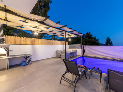  gece  -  Kasım
  | İslamlar Köyü’nde Jakuzili ve Korunaklı Havuzlu Kiralık Villa