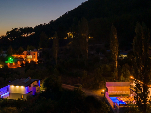  gece  -  Kasım
  | İslamlar Köyü’nde Jakuzili ve Korunaklı Havuzlu Kiralık Villa