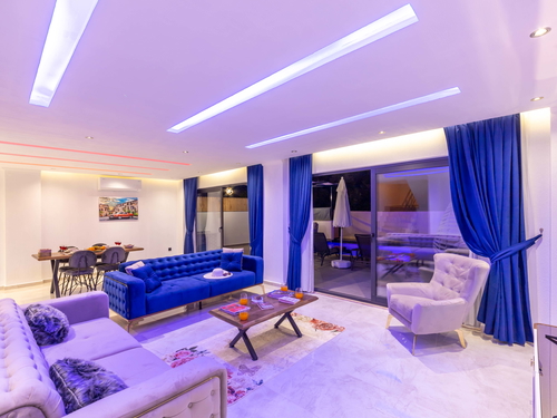  gece  -  Kasım
  | İslamlar Köyü’nde Jakuzili ve Korunaklı Havuzlu Kiralık Villa