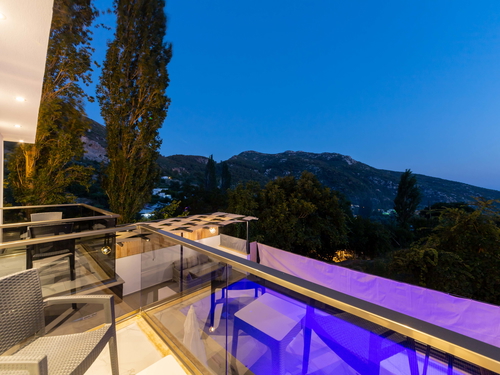 gece - Kasım
| İslamlar Köyü’nde Jakuzili ve Korunaklı Havuzlu Kiralık Villa
