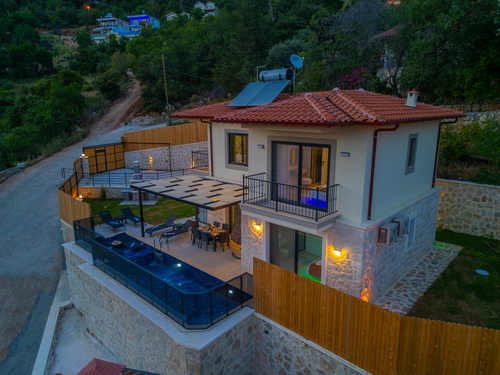 gece - Kasım
| Villa Kaş Çukurbağ’da Muhafazakar, Özel Havuzlu 6 Kişilik Kiralık Villa