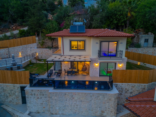  gece  -  Kasım
  | Villa Kaş Çukurbağ’da Muhafazakar, Özel Havuzlu 6 Kişilik Kiralık Villa