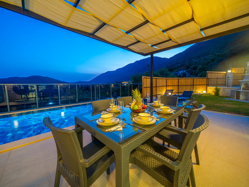  gece  -  Kasım
  | Villa Kaş Çukurbağ’da Muhafazakar, Özel Havuzlu 6 Kişilik Kiralık Villa