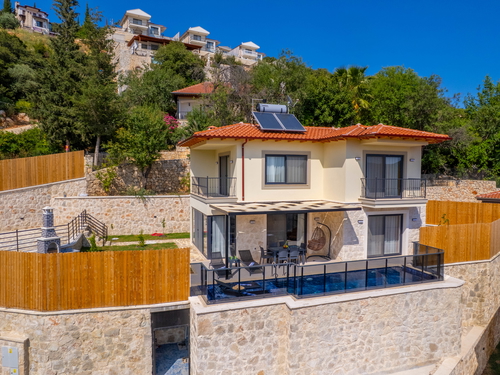  gece  -  Kasım
  | Villa Kaş Çukurbağ’da Muhafazakar, Özel Havuzlu 6 Kişilik Kiralık Villa