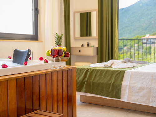 gece - Kasım
| Kaş Çukurbağ’da Doğa Manzaralı Lüks Kiralık Villa