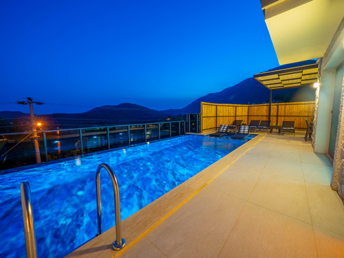 gece - Kasım
| Kaş Çukurbağ’da Doğa Manzaralı Lüks Kiralık Villa