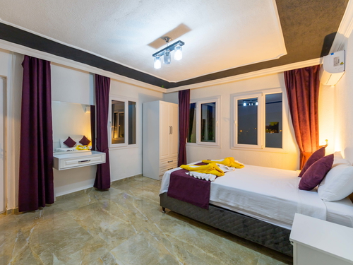 gece - Kasım
| Sarıbelen’de Jakuzili ve Geniş Bahçeli Doğa İçinde Tatil Villası