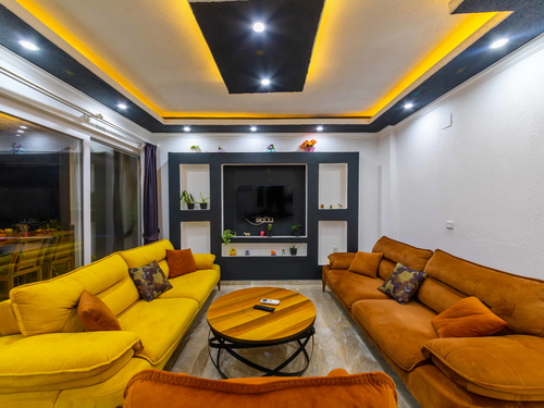 gece - Kasım
| Sarıbelen’de Jakuzili ve Geniş Bahçeli Doğa İçinde Tatil Villası