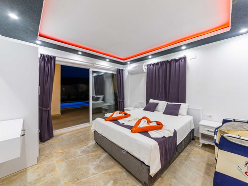 gece  -  Kasım
  | Sarıbelen’de Jakuzili ve Geniş Bahçeli Doğa İçinde Tatil Villası