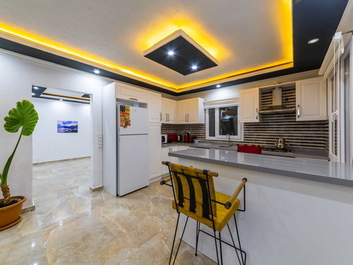 gece - Kasım
| Sarıbelen’de Jakuzili ve Geniş Bahçeli Doğa İçinde Tatil Villası