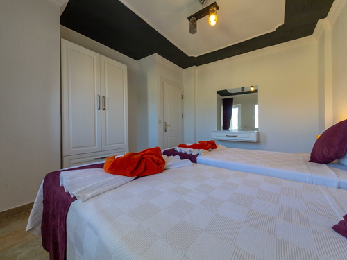 gece  -  Kasım
  | Sarıbelen’de Jakuzili ve Geniş Bahçeli Doğa İçinde Tatil Villası