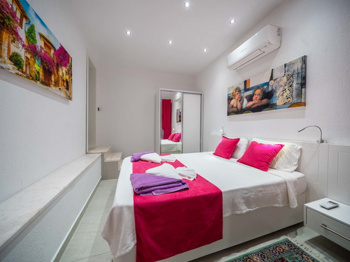  gece  -  Kasım
  | Kalkan Kördere’de Kısmi Deniz Manzaralı Lüks Villa