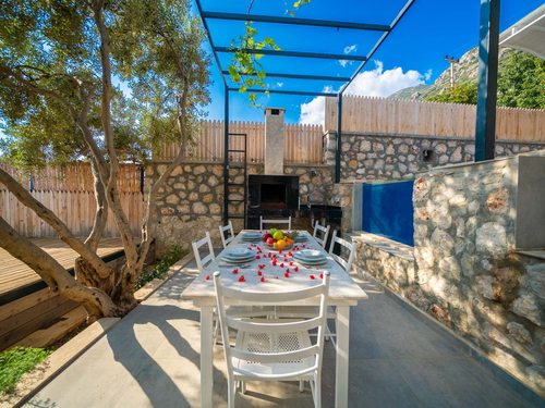 gece - Kasım
| Kalkan Kördere’de Kısmi Deniz Manzaralı Lüks Villa