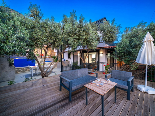 gece - Kasım
| Kalkan Kördere’de Kısmi Deniz Manzaralı Lüks Villa