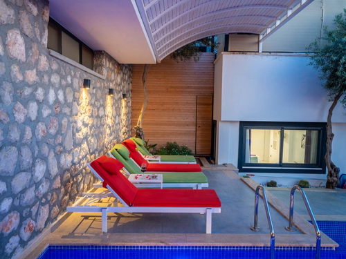  gece  -  Kasım
  | Kalkan Kördere’de Kısmi Deniz Manzaralı Lüks Villa