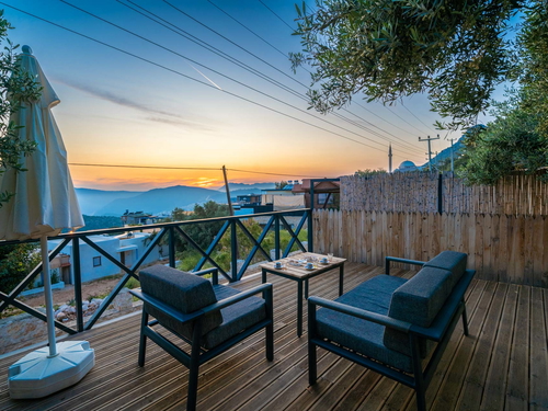 gece - Kasım
| Kalkan Kördere’de Kısmi Deniz Manzaralı Lüks Villa