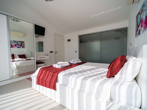  gece  -  Kasım
  | Kalkan Kördere’de Kapalı Isıtma Havuzlu ve Deniz Manzaralı Villa