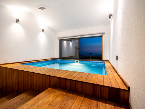 gece - Kasım
| Kalkan Kördere’de Kapalı Isıtma Havuzlu ve Deniz Manzaralı Villa