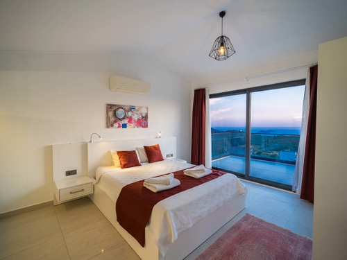  gece  -  Kasım
  | Kalkan Kördere’de Kapalı Isıtma Havuzlu ve Deniz Manzaralı Villa