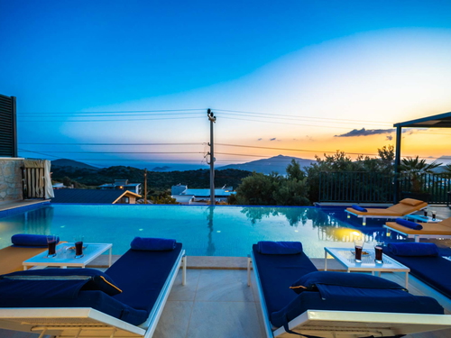  gece  -  Kasım
  | Kalkan Kördere’de Kapalı Isıtma Havuzlu ve Deniz Manzaralı Villa