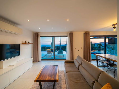  gece  -  Kasım
  | Kalkan Kördere’de Kapalı Isıtma Havuzlu ve Deniz Manzaralı Villa