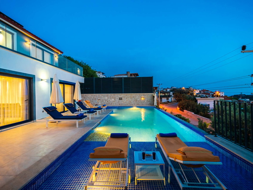  gece  -  Kasım
  | Kalkan Kördere’de Kapalı Isıtma Havuzlu ve Deniz Manzaralı Villa