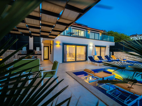  gece  -  Kasım
  | Kalkan Kördere’de Kapalı Isıtma Havuzlu ve Deniz Manzaralı Villa