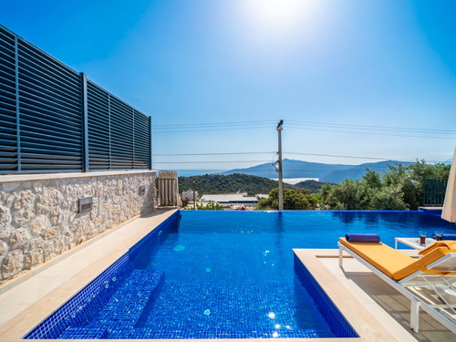 gece - Kasım
| Kalkan Kördere’de Kapalı Isıtma Havuzlu ve Deniz Manzaralı Villa