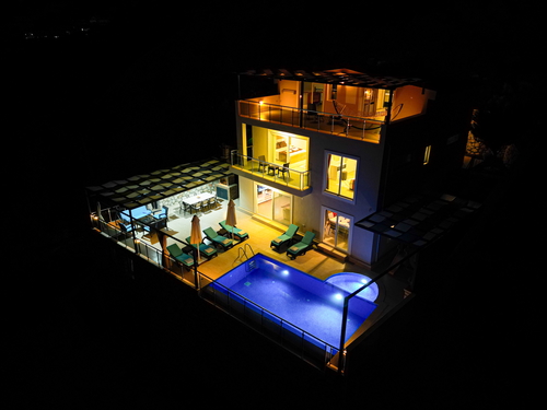 gece - Kasım
| Kaş Kalkan Bezirgan’da Isıtmalı ve Korunaklı Lüks Villa