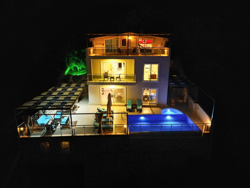  gece  -  Kasım
  | Kaş Kalkan Bezirgan’da Isıtmalı ve Korunaklı Lüks Villa