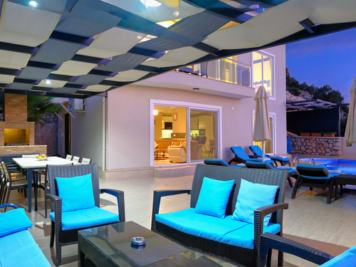 gece - Kasım
| Kaş Kalkan Bezirgan’da Isıtmalı ve Korunaklı Lüks Villa
