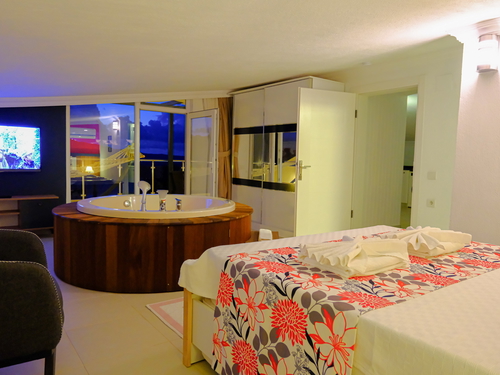  gece  -  Kasım
  | Kaş Kalkan Bezirgan’da Isıtmalı ve Korunaklı Lüks Villa