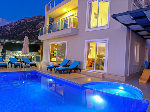  gece  -  Kasım
  | Kaş Kalkan Bezirgan’da Isıtmalı ve Korunaklı Lüks Villa