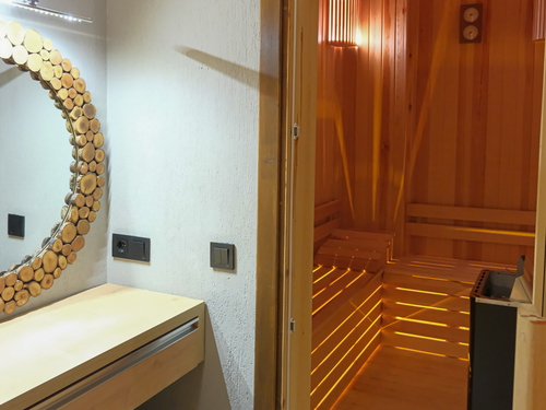 gece - Kasım
| Kalkan Üzümlü’de Hamam Sauna Jakuzili Korunaklı Villa
