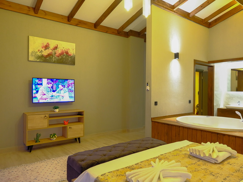  gece  -  Kasım
  | Kalkan Üzümlü’de Hamam Sauna Jakuzili Korunaklı Villa