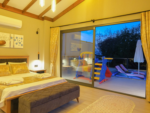  gece  -  Kasım
  | Kalkan Üzümlü’de Hamam Sauna Jakuzili Korunaklı Villa