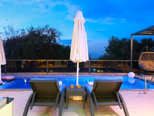 gece - Kasım
| Kalkan Üzümlü’de Hamam Sauna Jakuzili Korunaklı Villa