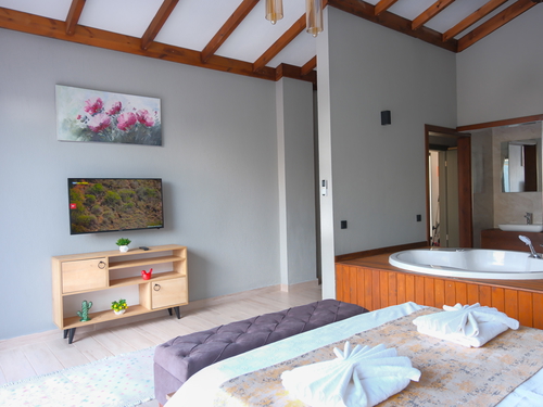 gece  -  Kasım
  | Kalkan Üzümlü’de Hamam Sauna Jakuzili Korunaklı Villa