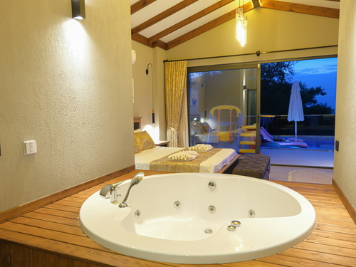  gece  -  Kasım
  | Kalkan Üzümlü’de Hamam Sauna Jakuzili Korunaklı Villa