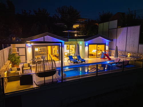  gece  -  Kasım
  | Kalkan Üzümlü’de Hamam Sauna Jakuzili Korunaklı Villa