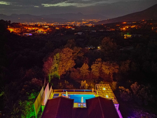  gece  -  Kasım
  | Kalkan Üzümlü’de Hamam Sauna Jakuzili Korunaklı Villa