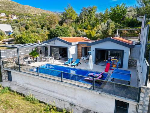  gece  -  Kasım
  | Kalkan Üzümlü’de Hamam Sauna Jakuzili Korunaklı Villa