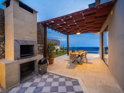gece - Kasım
| Kalkan Kördere’de Deniz Manzaralı ve Muhafazakar 6 Kişilik Tatil Villası