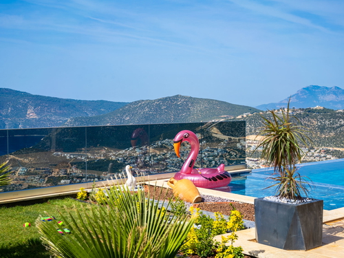 gece - Kasım
| Kalkan Kördere’de Deniz Manzaralı ve Muhafazakar 6 Kişilik Tatil Villası