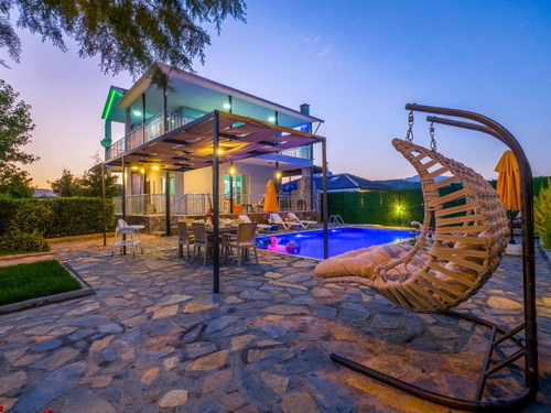  gece  -  Kasım
  | Fethiye Seydikemer’de Doğa İçinde Romantik ve Huzurlu Tatil Villası