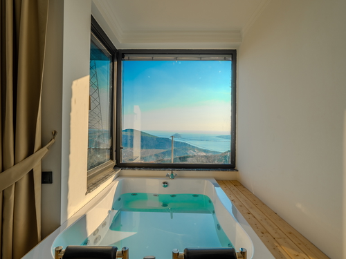  gece  -  Kasım
  | Kalkan Kördere’de Deniz Manzaralı, Hamam ve Sauna’lı Lüks Villa