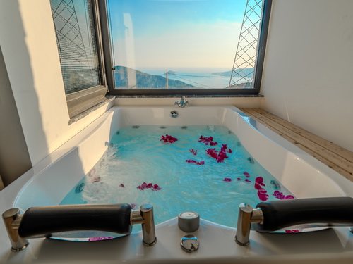  gece  -  Kasım
  | Kalkan Kördere’de Deniz Manzaralı, Hamam ve Sauna’lı Lüks Villa